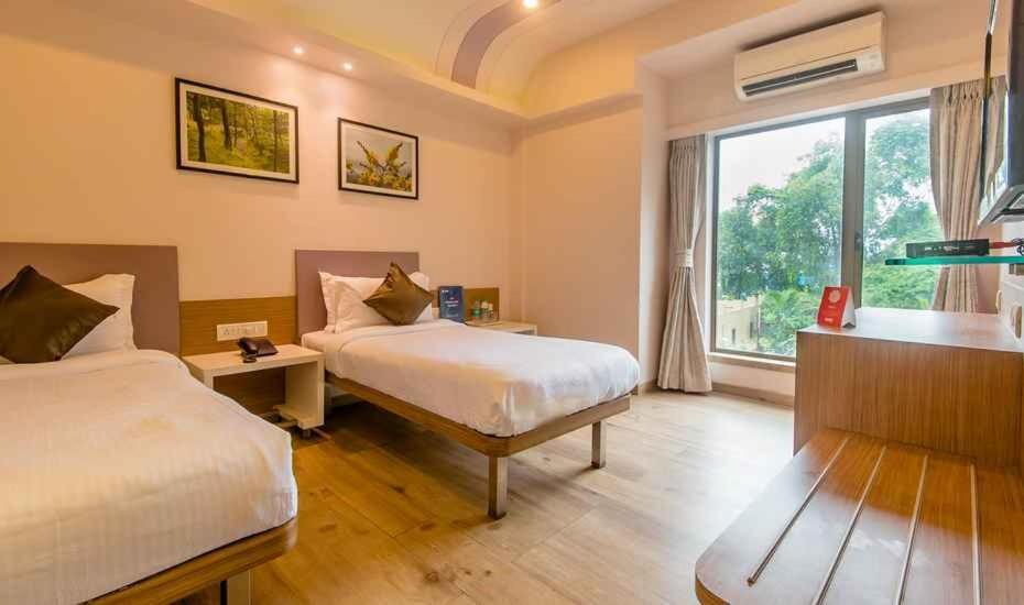 Seasons Hotel Mira-Bhayandar Eksteriør billede